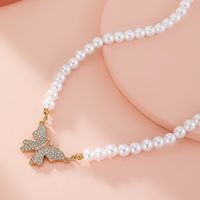Retro Mariposa Perla De Imitación Aleación Embutido Diamantes De Imitación Mujeres Collar main image 2
