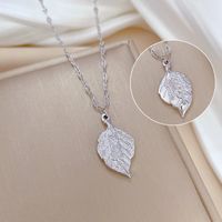Wholesale Elegant Leaf Titanium Steel Pendant Necklace sku image 2