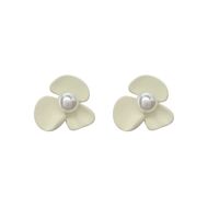 Wholesale Jewelry 1 Pair Elegant Flower Alloy Artificial Pearls Earrings main image 3