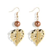 Wholesale Jewelry 1 Pair Retro Leaf Natural Pearl Metal Drop Earrings sku image 3