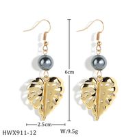 Wholesale Jewelry 1 Pair Retro Leaf Natural Pearl Metal Drop Earrings main image 4