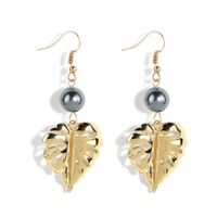 Wholesale Jewelry 1 Pair Retro Leaf Natural Pearl Metal Drop Earrings sku image 4