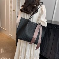Women's All Seasons Pu Leather Solid Color Basic Ribbon Square Magnetic Buckle Tote Bag main image 7