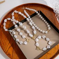 Baroque Style Geometric Artificial Pearl Alloy Women's Necklace 1 Piece main image 1