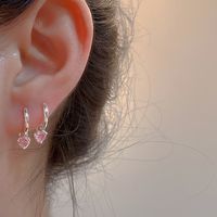 1 Paire Sucré Forme De Cœur Le Cuivre Placage Incruster Zircon Des Boucles D'oreilles main image 1