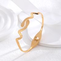 Retro Round Snake Butterfly 304 Stainless Steel 18K Gold Plated Rhinestones Bangle In Bulk main image 4