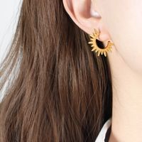 1 Paire Style Simple Forme C Placage Acier Au Titane Plaqué Or 18k Boucles D'oreilles main image 2