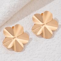 Wholesale Jewelry 1 Pair Sweet Flower Alloy Artificial Pearls Ear Studs main image 4