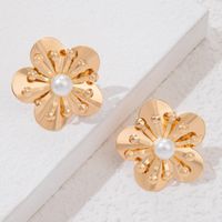Wholesale Jewelry 1 Pair Sweet Flower Alloy Artificial Pearls Ear Studs main image 3