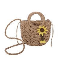 Women's Medium Straw Flower Classic Style Round String Crossbody Bag sku image 2