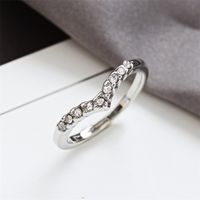 1385 Koreanischer Exquisiter Schmuck Großhandel V-förmiges Einzigartiges Design Diamant Kleiner Finger Ring Schwanz Ring sku image 2