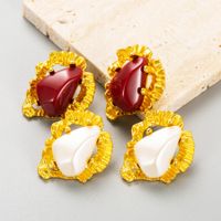 Wholesale Jewelry 1 Pair Baroque Style Irregular Alloy Resin Gold Plated Ear Studs main image 1