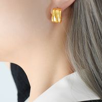 1 Paire Style Simple Forme C Placage Acier Au Titane Plaqué Or 18k Boucles D'oreilles main image 3