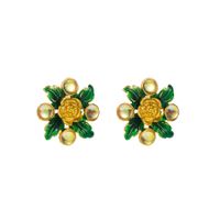 Wholesale Jewelry 1 Pair Baroque Style Flower Alloy Resin Gold Plated Ear Studs sku image 2