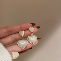 1 Pair Elegant Simple Style Heart Shape Alloy Artificial Rhinestones Artificial Pearls Drop Earrings main image 3