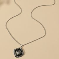 Vintage Style Rhombus Alloy Inlay Glass Women's Pendant Necklace main image 3