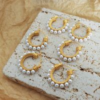 1 Paar Vintage-stil C-form Inlay Rostfreier Stahl Künstliche Perlen 18 Karat Vergoldet Ohrringe main image 1