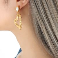 1 Pair Elegant Heart Shape Titanium Steel Inlay Shell 18k Gold Plated Drop Earrings main image 5