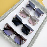 Elegant Basic Resin Special-shaped Mirror Diamond Frameless Women's Sunglasses main image 3
