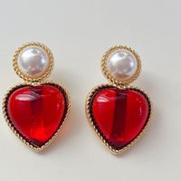 1 Pair Retro Heart Shape Alloy Resin Inlay Artificial Pearls Women's Ear Studs sku image 3