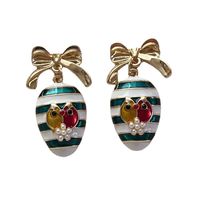 1 Pair Retro Cross Flower Bow Knot Alloy Enamel Artificial Pearls Women's Chandelier Earrings main image 4