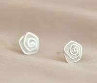 Simple Style Flower Plating Copper Ear Studs main image 3