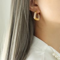 1 Paire Style Simple Forme En U Acier Au Titane Placage Incruster Perles Artificielles Des Boucles D'oreilles main image 4