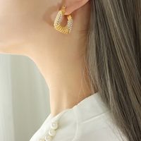 1 Paire Style Simple Forme En U Acier Au Titane Placage Incruster Perles Artificielles Des Boucles D'oreilles main image 3