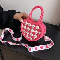 Women's Small All Seasons Silica Gel Heart Shape Lingge Streetwear Heart-shaped Zipper Shoulder Bag Heart-shaped Bag Handbag main image 3