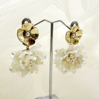 1 Paar Elegant Blume Überzug Edelstahl 304 Perlen Hülse 14 Karat Vergoldet Tropfenohrringe main image 1