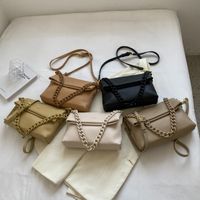 Mujeres Pequeña El Verano Cuero Sintético Color Sólido Elegante Cadena Cuadrado Hebilla Magnética Bolso Cuadrado main image 1