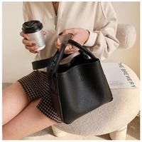 Women's Small All Seasons Pu Leather Solid Color Basic Bucket Magnetic Buckle Tote Bag main image 5