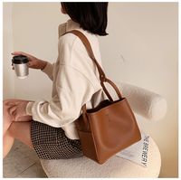 Women's Small All Seasons Pu Leather Solid Color Basic Bucket Magnetic Buckle Tote Bag sku image 4