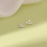 1 Pair Simple Style Leaf Copper Inlaid Zircon Ear Studs main image 4