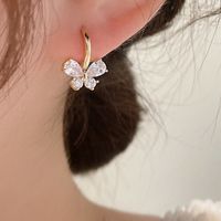 1 Paire Sucré Papillon Le Cuivre Placage Zircon Boucles D'oreilles main image 3