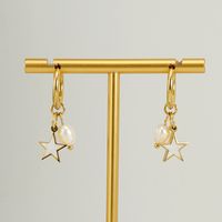 1 Paire Mode Star Perle Placage Incruster Acier Inoxydable Coquille Plaqué Or 18k Boucles D'oreilles main image 1