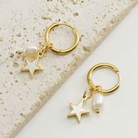 1 Paire Mode Star Perle Placage Incruster Acier Inoxydable Coquille Plaqué Or 18k Boucles D'oreilles main image 3