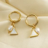1 Paire Mode Triangle Acier Inoxydable Perle Placage Incruster Coquille Boucles D'oreilles main image 2