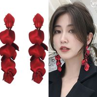 1 Pair Elegant Petal Alloy Plastic Women's Drop Earrings main image 1