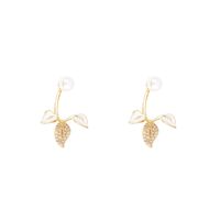 1 Pair Fashion Leaf Artificial Pearl Copper Enamel Inlay Zircon Women's Ear Studs main image 5