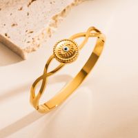 Fashion Round Devil's Eye Heart Shape Stainless Steel Plating Hollow Out Inlay Zircon Gold Plated Bangle main image 3