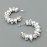1 Paire Style Simple Forme C Placage Perles Baroques Plaqué Or 14k Boucles D'oreilles main image 1