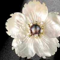 Elegant Flower Copper Plating Inlay Freshwater Pearl Shell Zircon Women's Brooches main image 3