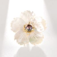 Elegant Flower Copper Plating Inlay Freshwater Pearl Shell Zircon Women's Brooches sku image 1