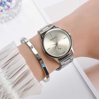 Basic Classic Style Round Solid Color Quartz Women's Watches main image 2