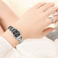 Elegante Color Sólido Hebilla Plegable Cuarzo Relojes De Mujer main image 4