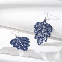 Simple Style Leaves Alloy Hollow Out Women's Drop Earrings main image 4