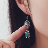 Style Vintage Lune Fleur Alliage Métal Laiton Incruster Turquoise Strass Zircon Plaqué Or Plaqué Rhodium Plaqué Argent Femmes Boucles D'oreilles main image 5