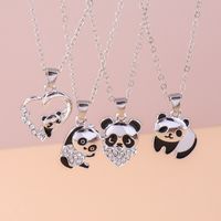 Lindo Estilo Moderno Panda Aleación Embutido Diamantes De Imitación Mujeres Collar Colgante main image 1