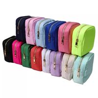 Femmes Grande Toutes Les Saisons Nylon Toile Couleur Unie Style Classique Émoroïderie Forme D'oreiller Fermeture Éclair Trousse De Maquillage main image 3